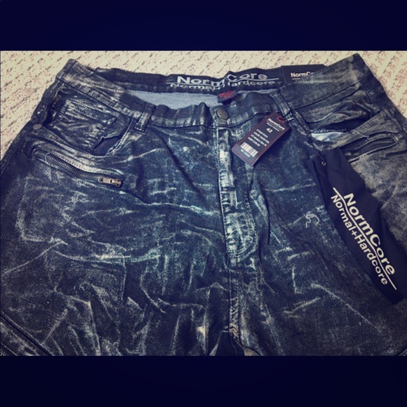 Norm-Core - Picture 6 of 8